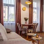 - Sloneczna Kamienica - Prywatny Parking Free! Apartment Czestochowa