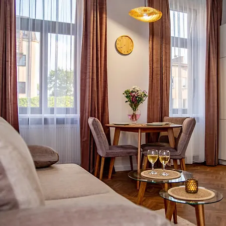 - Sloneczna Kamienica - Parking Free! Apartmán Čenstochová