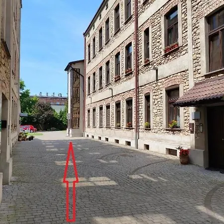 - Sloneczna Kamienica - Centrum - Prywatny Parking Free! - Klimatyzacja ! Апартаменты *