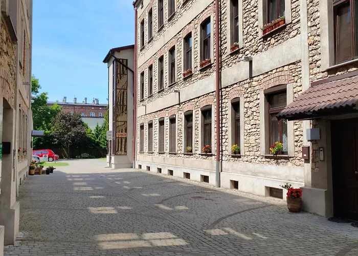 Appartement - Sloneczna Kamienica - Prywatny Parking Free!