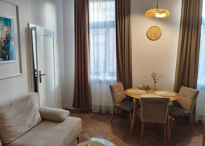 - Sloneczna Kamienica - Prywatny Parking Free! Częstochowa